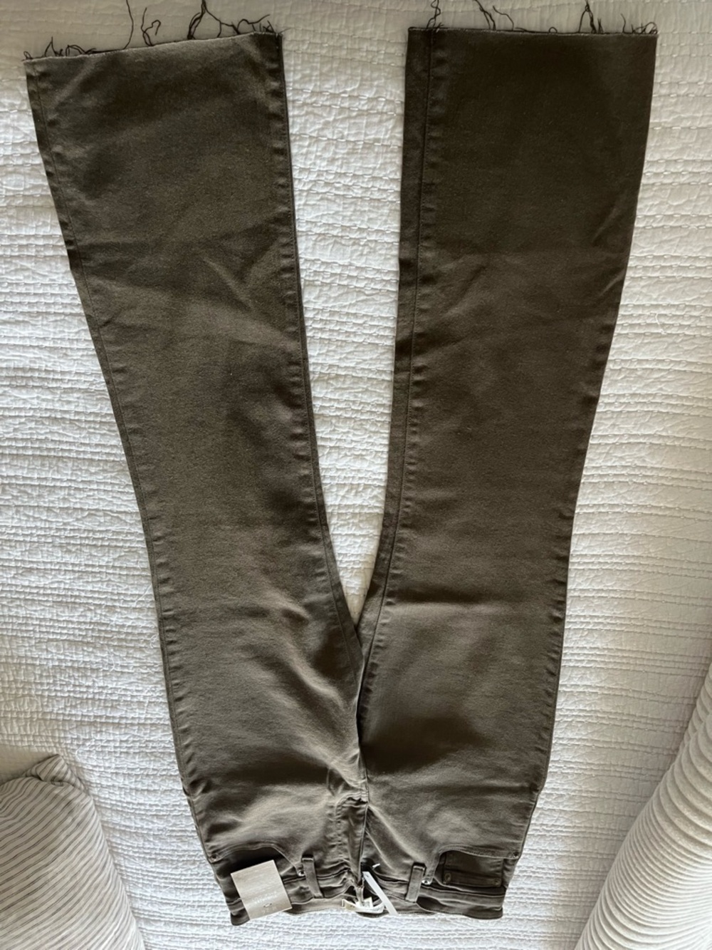 Madewell Mid-Rise Kick-Out Jeans — Olive NWT